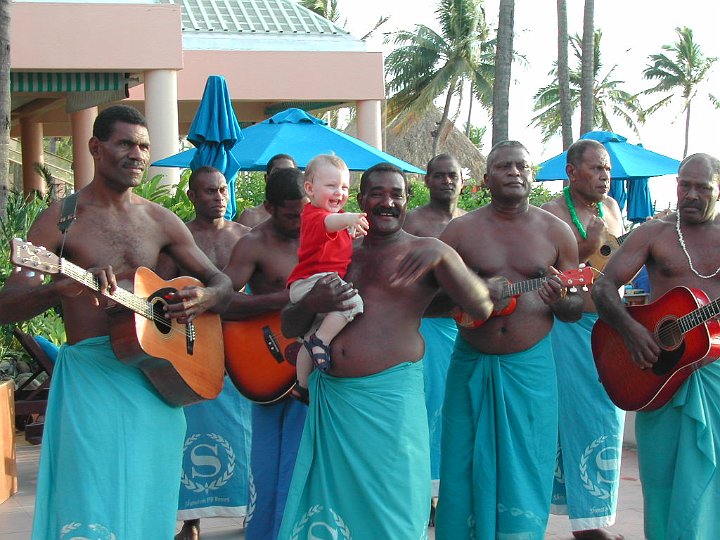 BulaFiji.JPG - My mum is the honkie over there